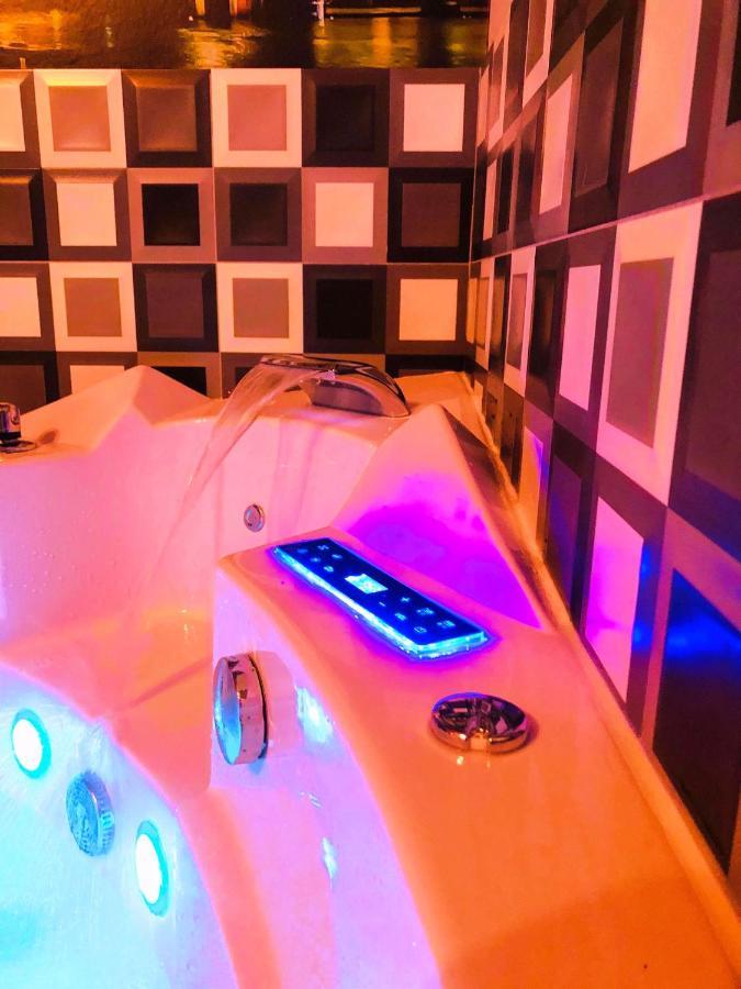 Underground Jacuzzi Frühstückspension